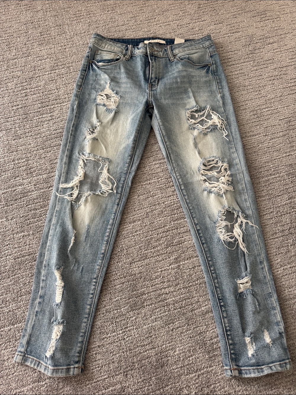eunina Distressed Light Wash Skinny Jeans
